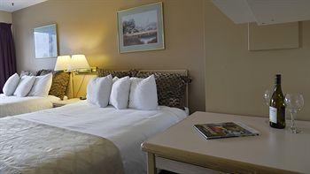 Maple Leaf Motel Inn Towne オソヨース エクステリア 写真