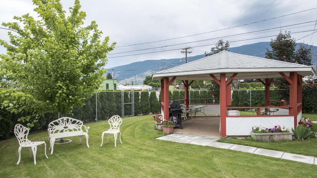 Maple Leaf Motel Inn Towne オソヨース エクステリア 写真